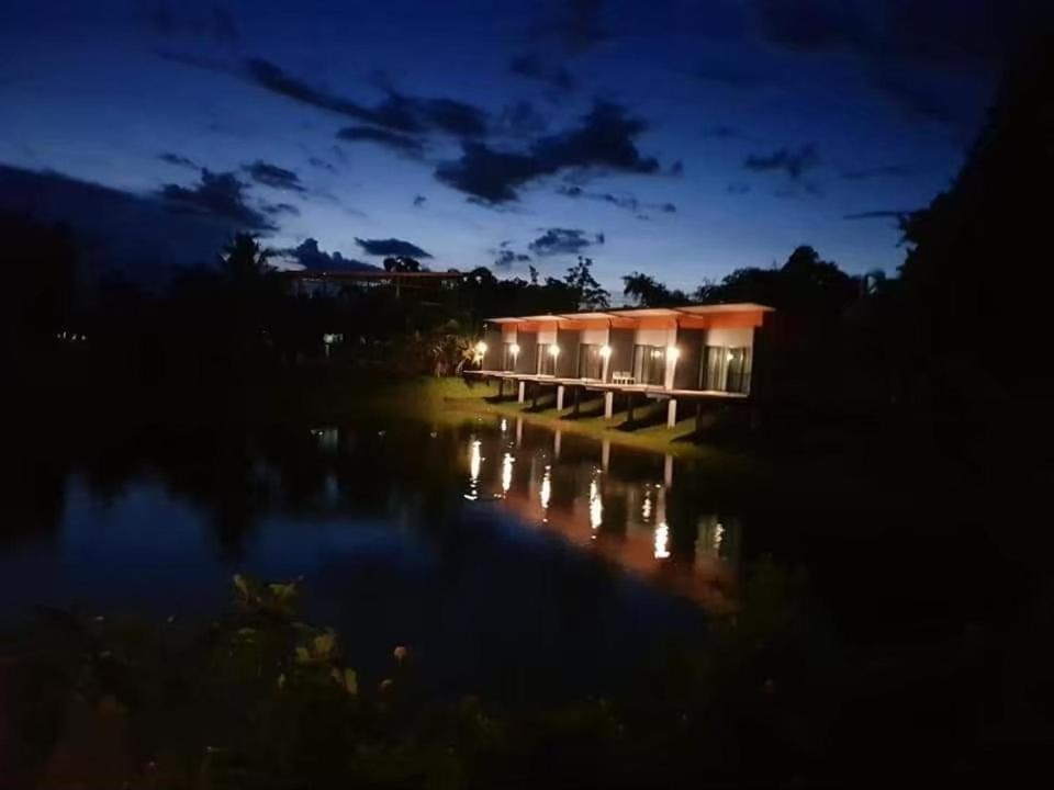 Baan Suan San Rak บ้านสวนแสนรัก Бурирам Екстериор снимка